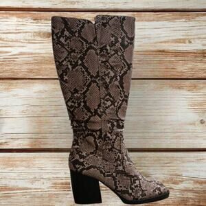 NEW BARETRAPS Knee High Tall Riding Boots Size 8 Comfort Shoes Snake‎ Print